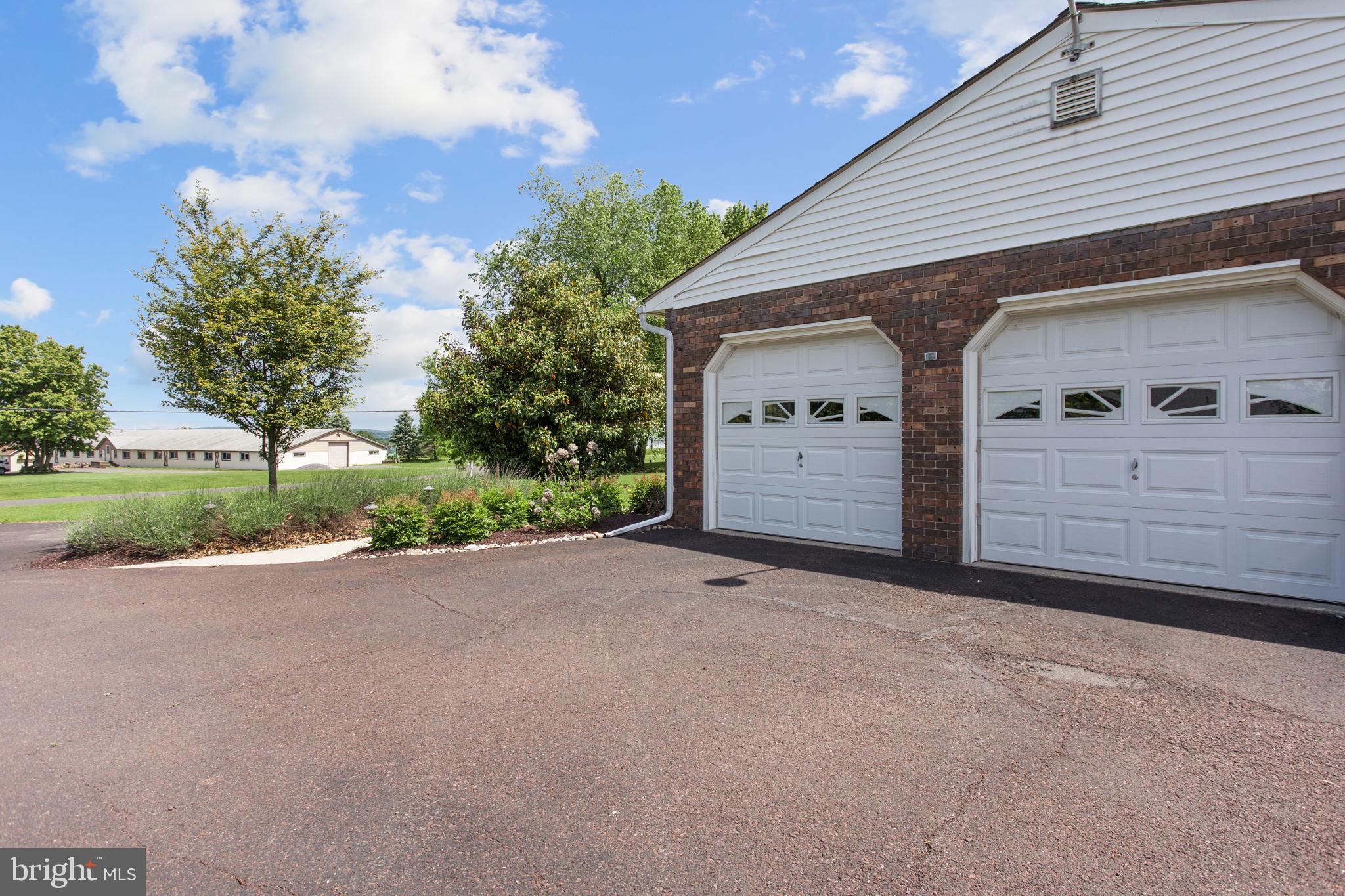 552 Cherry Road Souderton, PA 18964 - Photo 4 of 33 Gallery Image 4