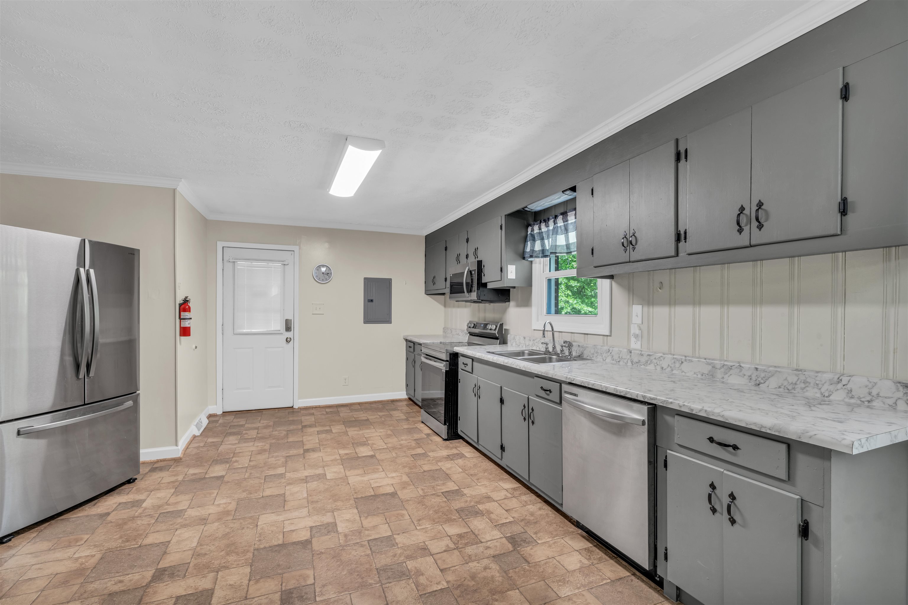 213 State Rd S-39-163 Easley, SC 29640 - Photo 8 of 26