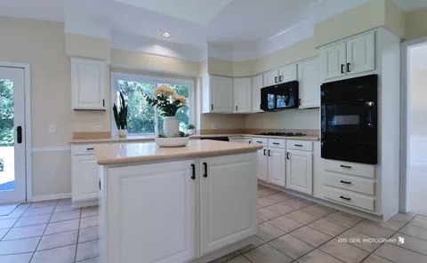 $499,000 | 1096 Chesapeake Boulevard, Grayslake, IL 60030