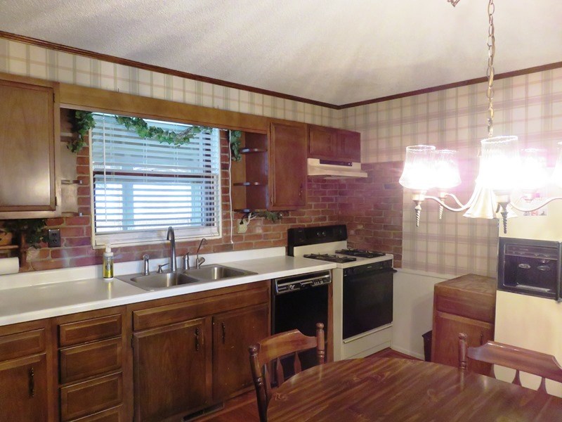 128 South 9th Street Decatur, IN 46733 - Photo 14 of 28