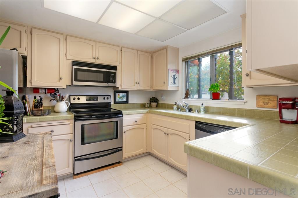 11942 Rancho Bernardo Road, Unit P San Diego, CA 92128 - Photo 12 of 25 Gallery Image 12