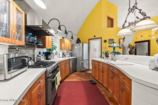 $630,000 | 123 East Mountain View Road, Clark Fork, ID 83811