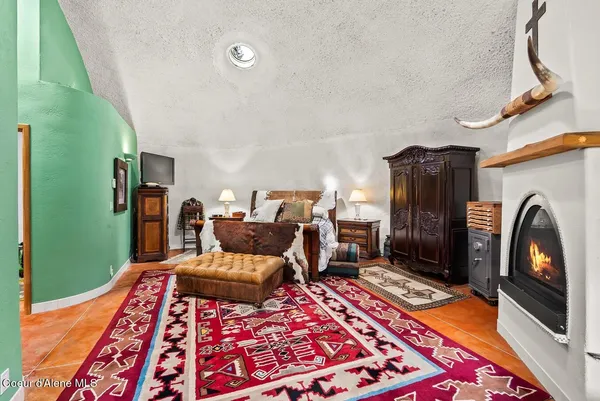 $630,000 | 123 East Mountain View Road, Clark Fork, ID 83811