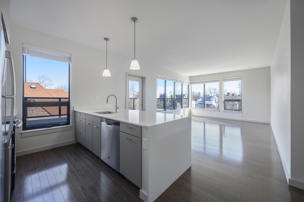 455 Harvard Street, Unit 404 Brookline, MA 02446 - Photo 4 of 15