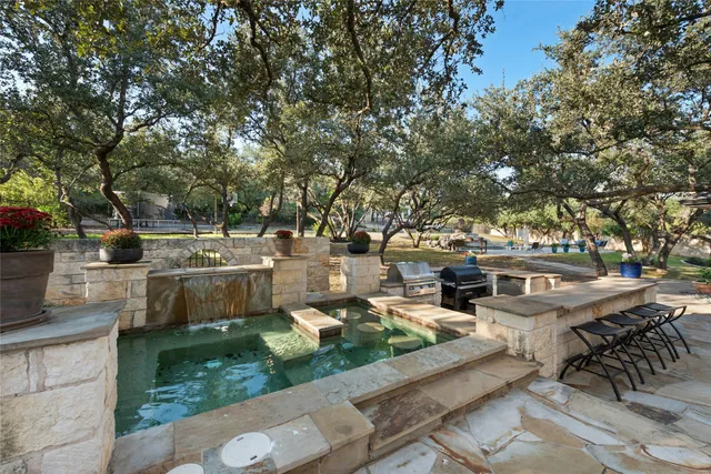 $1,588,000 | 2 Heatherbloom Lane, The Hills, TX 78738