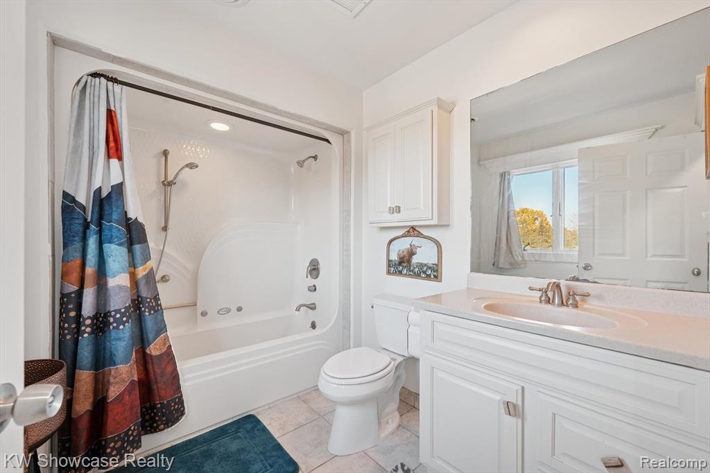 1112 West Cook Road Grand Blanc, MI 48439 - Photo 23 of 63 Gallery Image 23