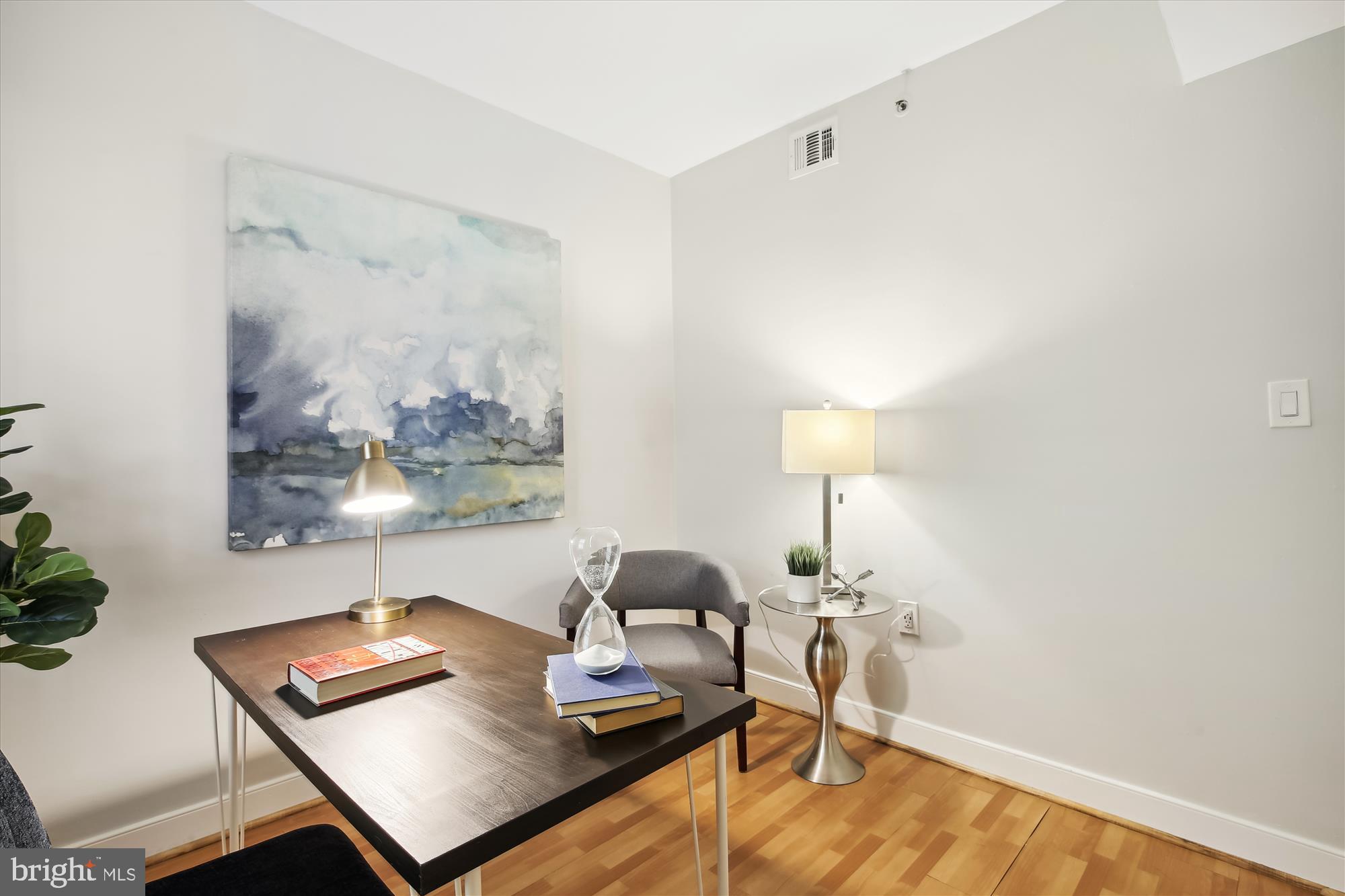 1727 R Street Northwest, Unit 303 Washington, DC 20009 - Photo 17 of 24