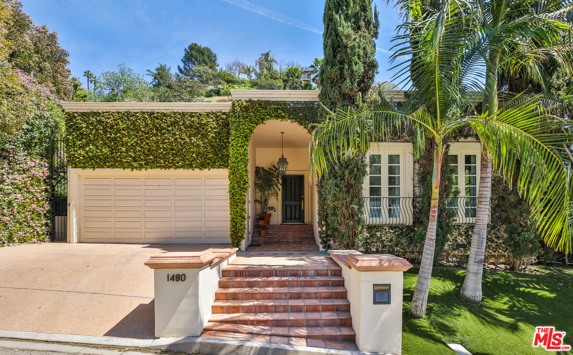 1480 Rising Glen Road Los Angeles, CA 90069 - Photo 2 of 21