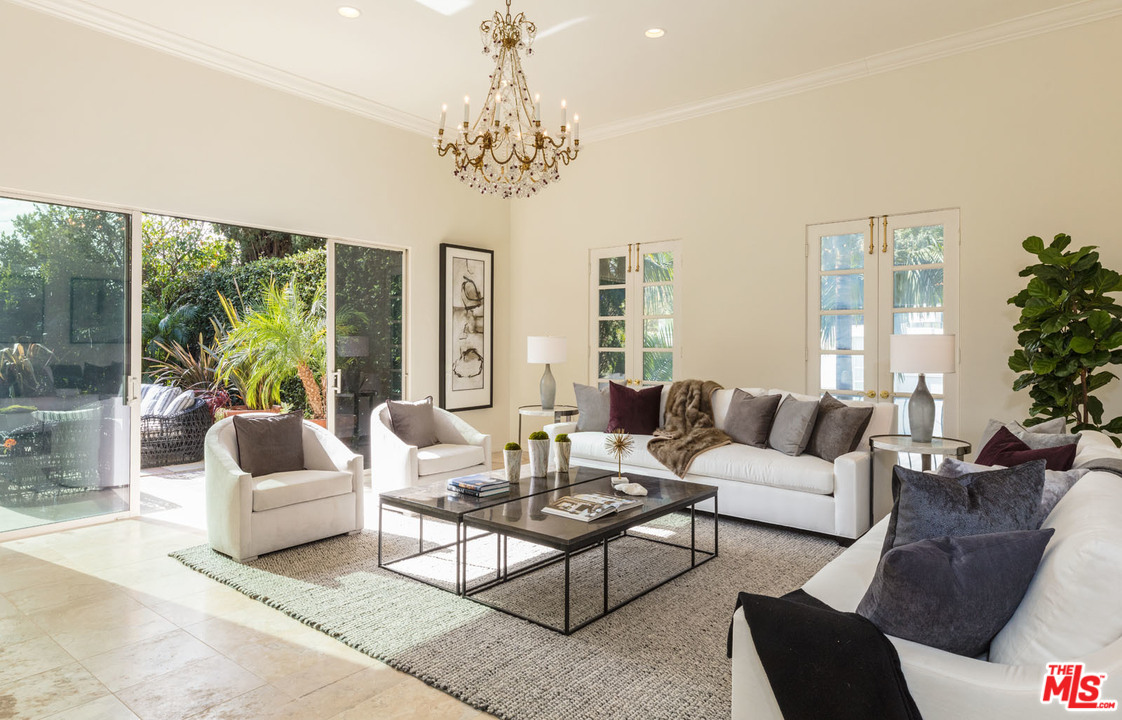 1480 Rising Glen Road Los Angeles, CA 90069 - Photo 3 of 21