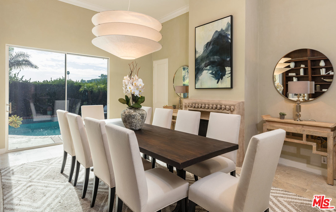 1480 Rising Glen Road Los Angeles, CA 90069 - Photo 5 of 21