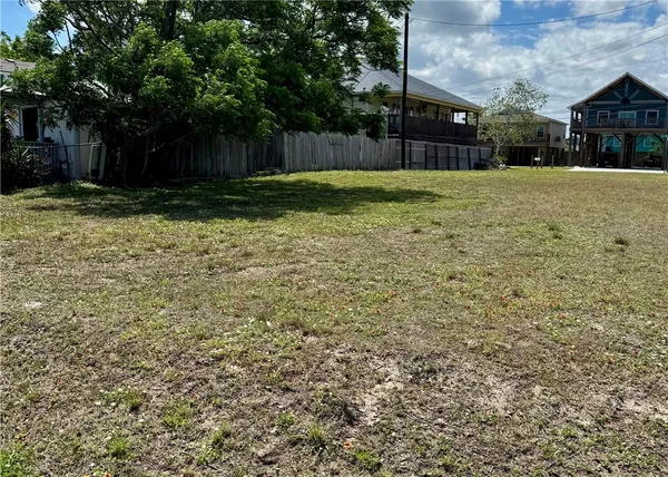 $64,000 | 137 Buena Vista Drive, Corpus Christi, TX 78418