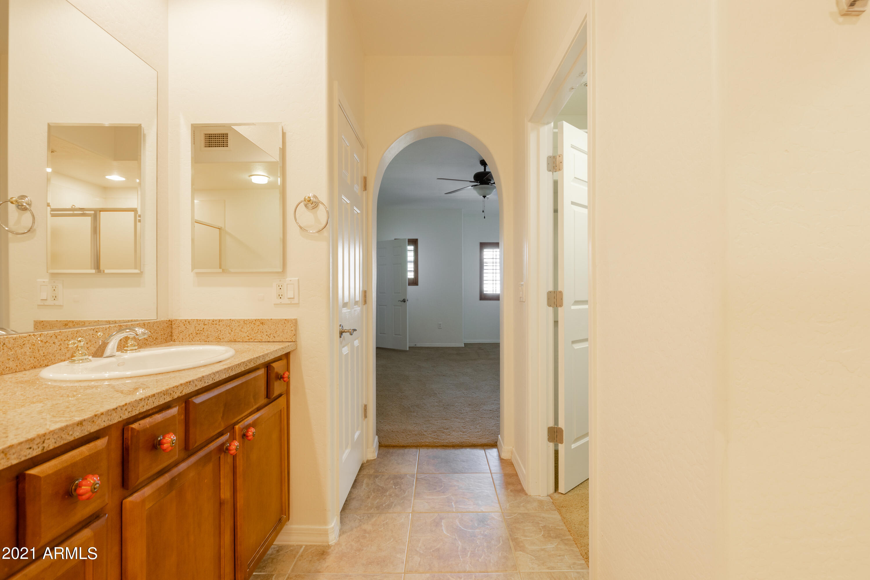 3935 East Rough Rider Road, Unit 1148 Phoenix, AZ 85050 - Photo 22 of 34 3935ERoughRiderUit1148_19