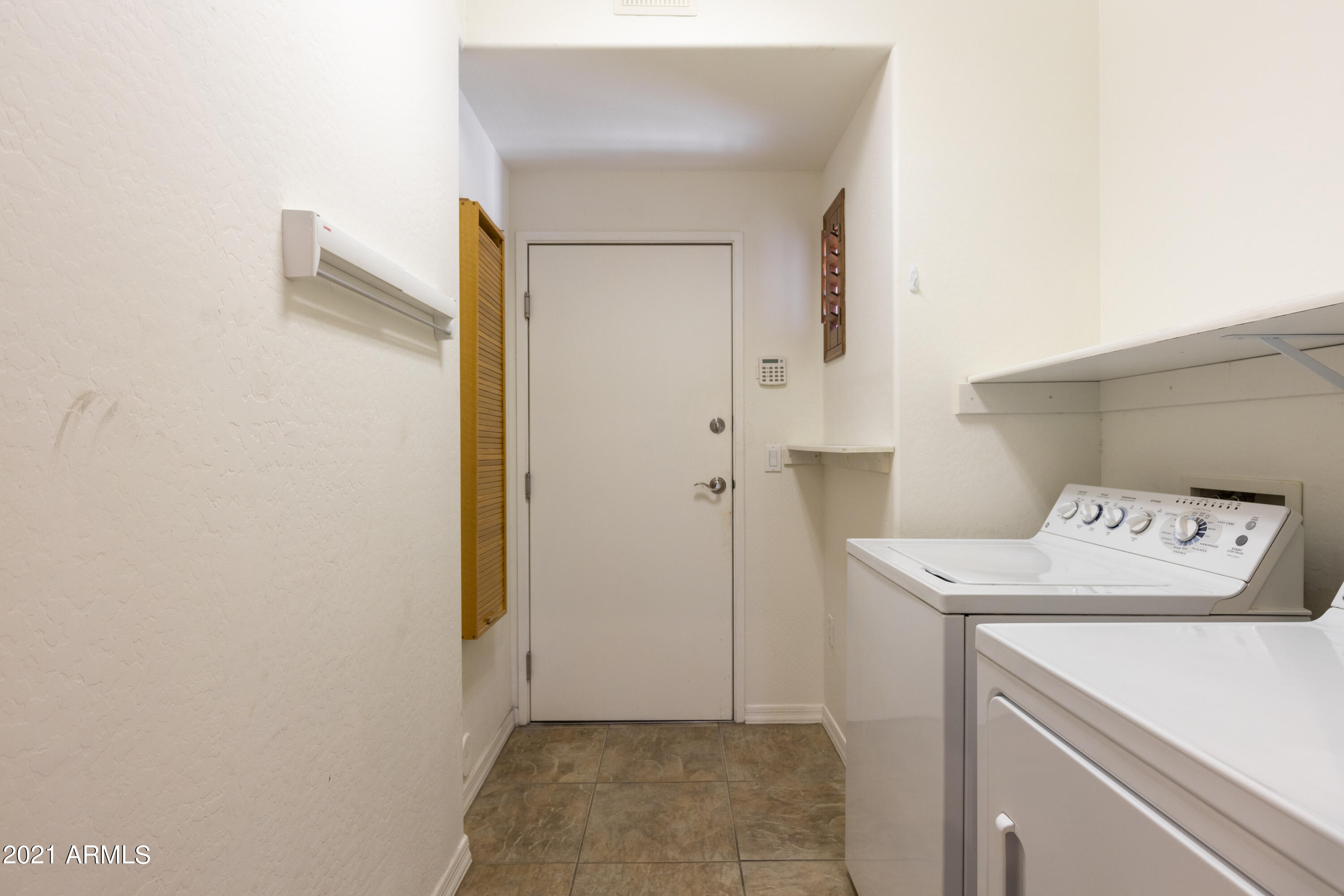 3935 East Rough Rider Road, Unit 1148 Phoenix, AZ 85050 - Photo 27 of 34 3935ERoughRiderUit1148_25