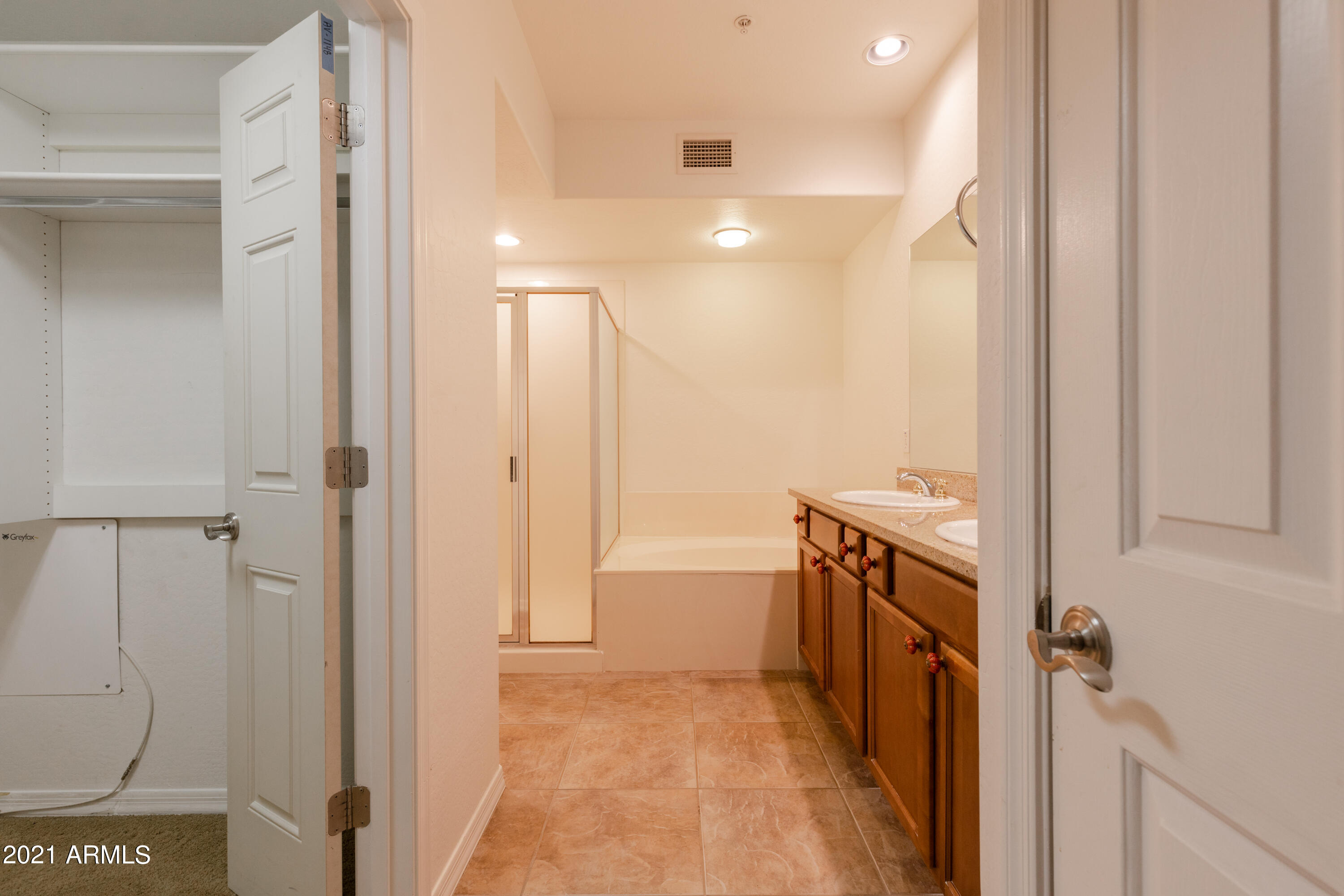 3935 East Rough Rider Road, Unit 1148 Phoenix, AZ 85050 - Photo 5 of 34 3935ERoughRiderUit1148_16
