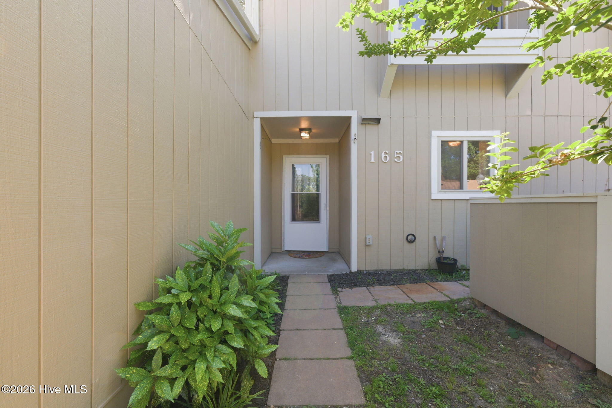 165 Quarterdeck New Bern, NC 28562 - Photo 2 of 52 Front Entry