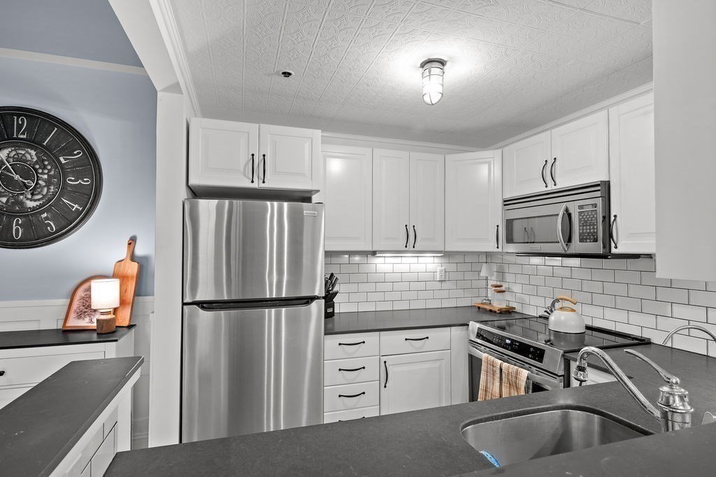 50 Rantoul Street, Unit 310 Beverly, MA 01915 - Photo 12 of 26 Gallery Image 12