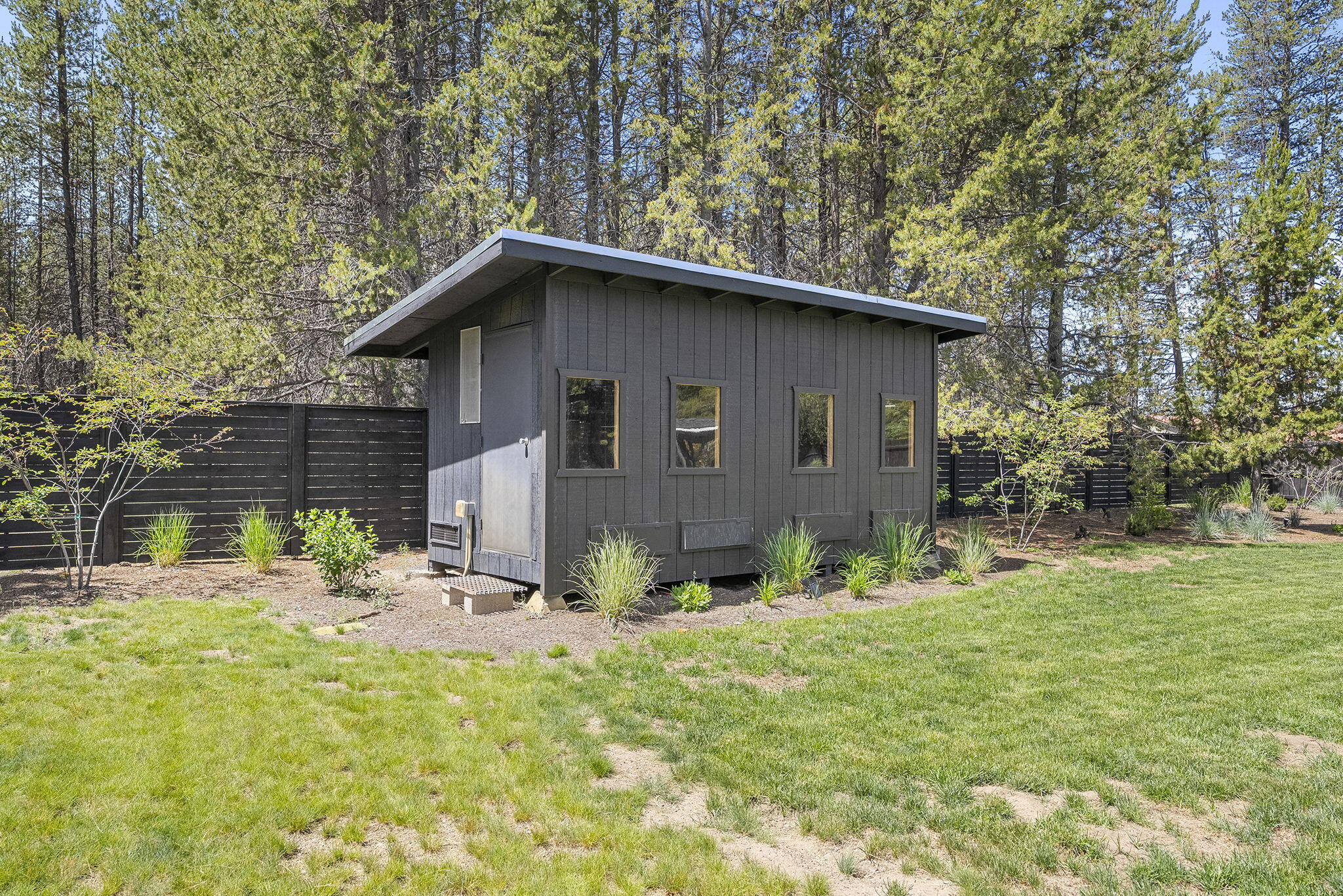 55050 Huntington Road Bend, OR 97707 - Photo 24 of 50 Gallery Image 24