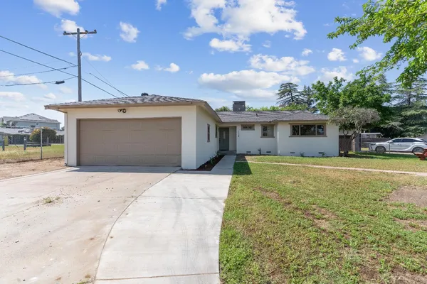 $425,000 | 134 10th Street, Clovis, CA 93612