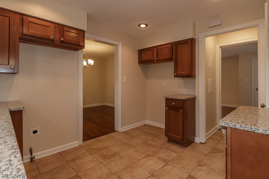 3729 Pennington Road Cleveland, OH 44120 - Photo 4 of 30