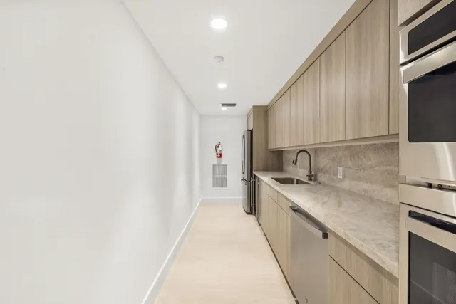 $10,250 | 2773 South Ocean Boulevard, Unit 517, Palm Beach, FL 33480