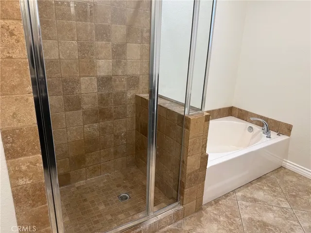 $2,800 | 18453 Ranchero Road, Hesperia, CA 92345