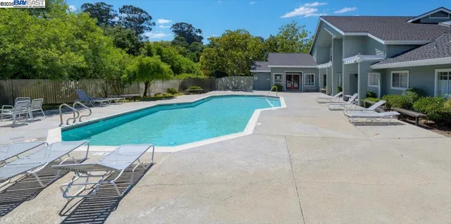 $498,000 | 7875 Canyon Meadows Circle, Unit C, Pleasanton, CA 94588