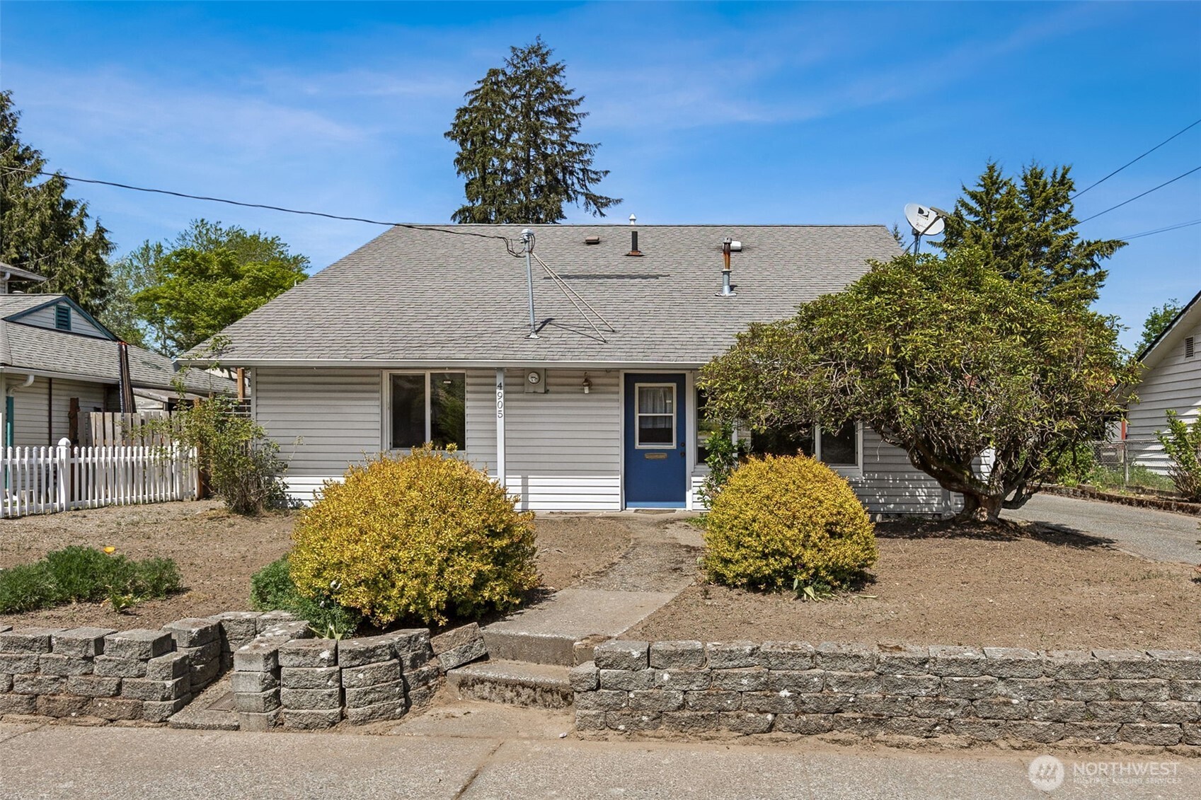 4905 234th Street Southwest Mountlake Terrace, WA 98043 - Photo 2 of 18