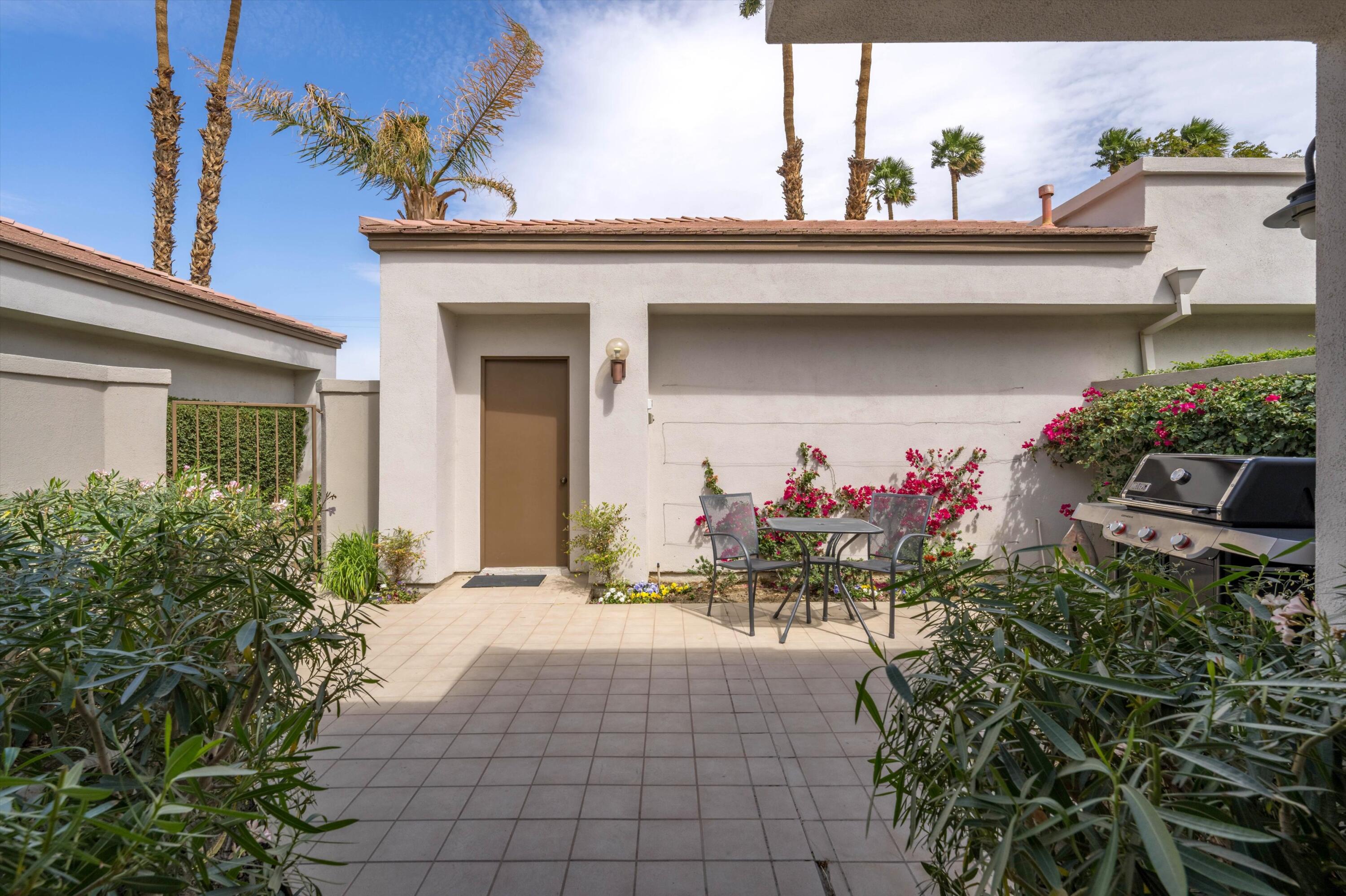 54053 Oak-Hill La Quinta, CA 92253 - Photo 31 of 36 front view of a house