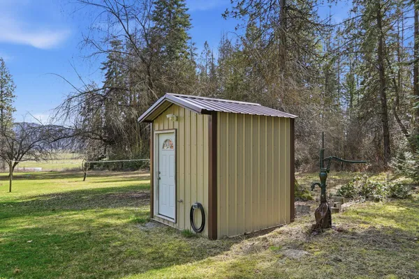 $600,000 | 17631 Westside Calispel Road, Cusick, WA 99119