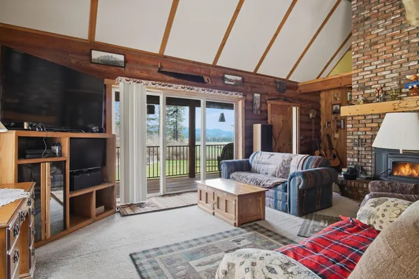 $600,000 | 17631 Westside Calispel Road, Cusick, WA 99119
