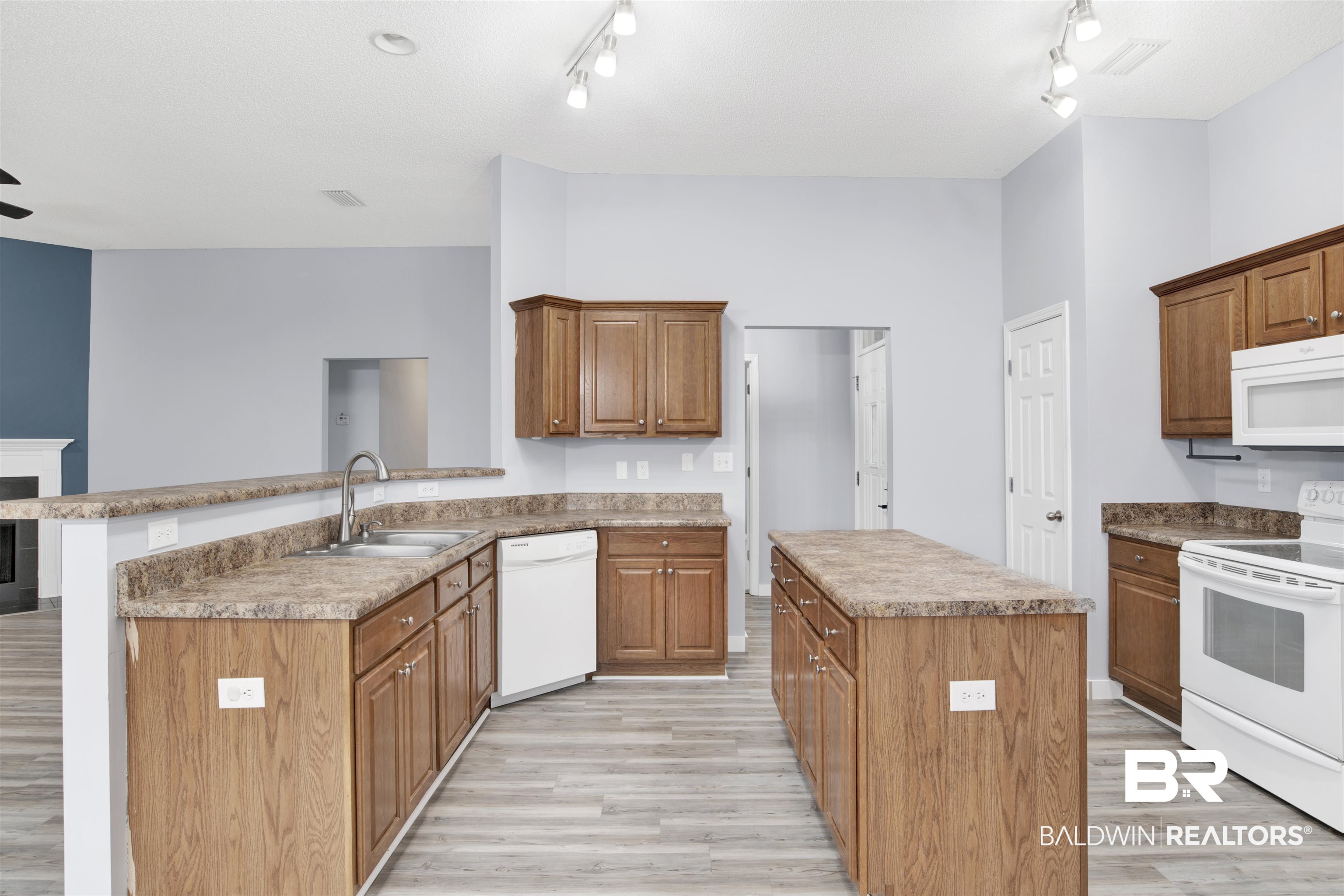 2196 Spring Grove North Mobile, AL 36695 - Photo 7 of 26