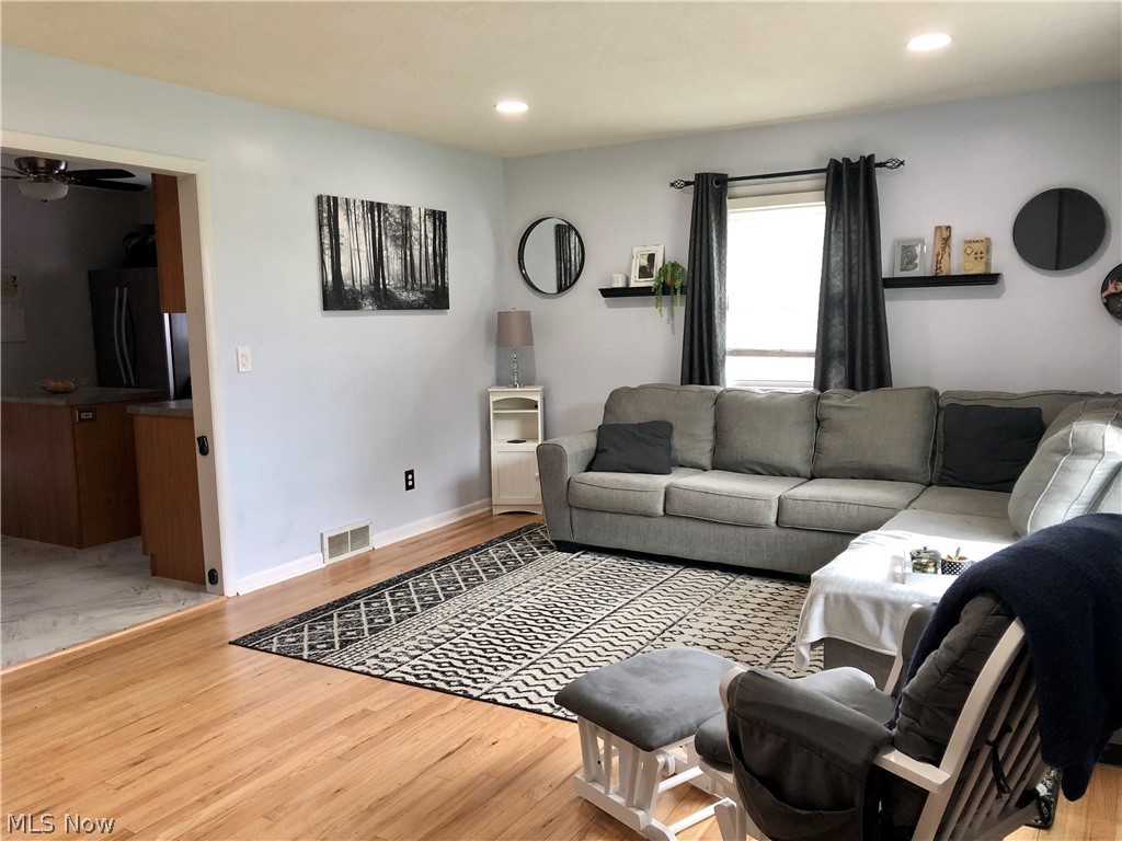 2141 Ruth Street Hubbard, OH 44425 - Photo 11 of 31 Gallery Image 11