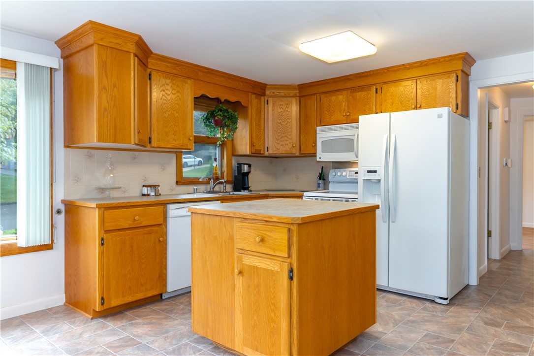 8 Viceroy Road Warwick, RI 02886 - Photo 11 of 32