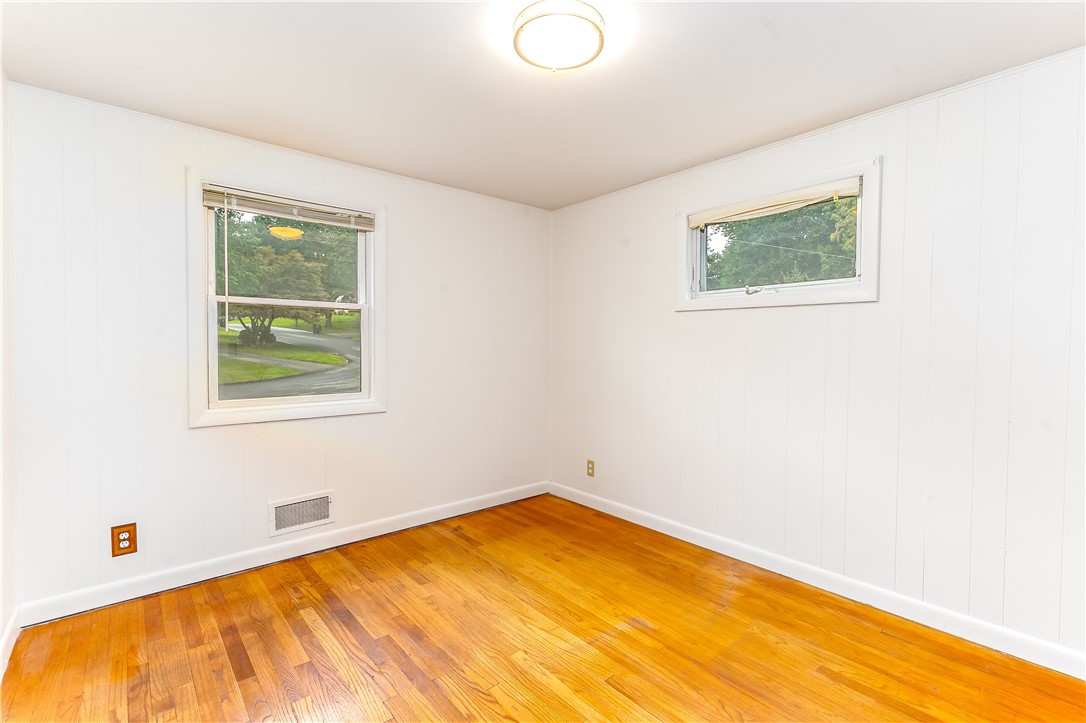 8 Viceroy Road Warwick, RI 02886 - Photo 17 of 32