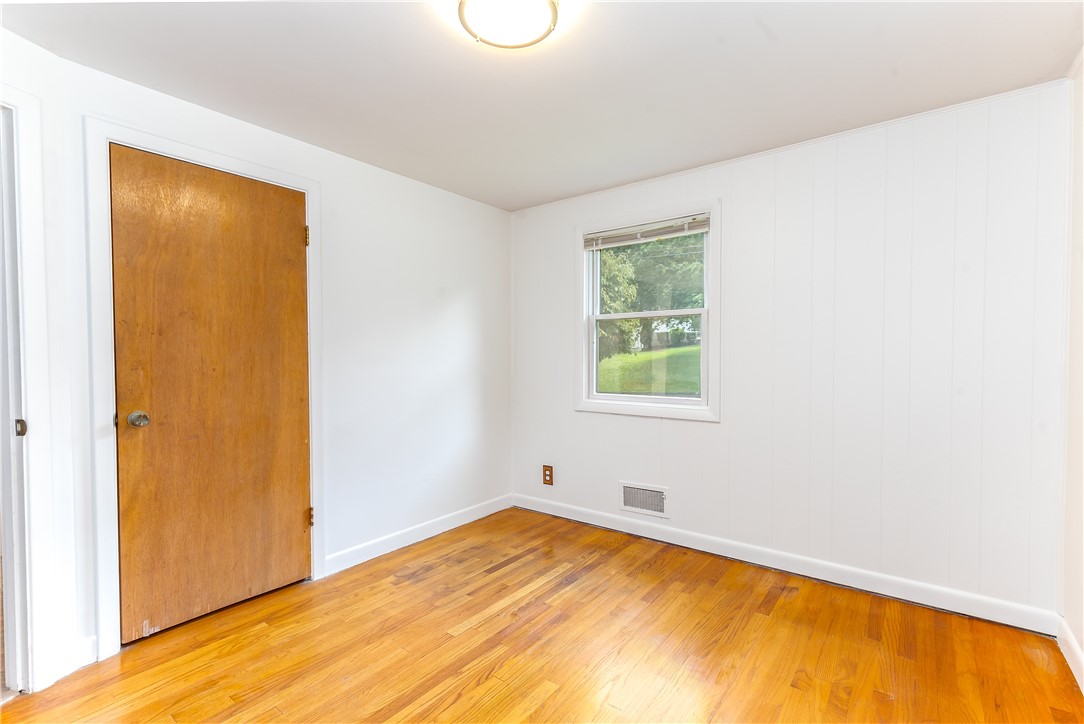 8 Viceroy Road Warwick, RI 02886 - Photo 18 of 32