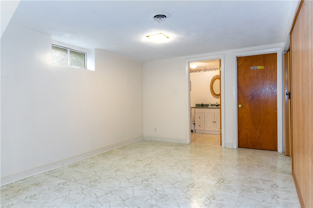 8 Viceroy Road Warwick, RI 02886 - Photo 27 of 32