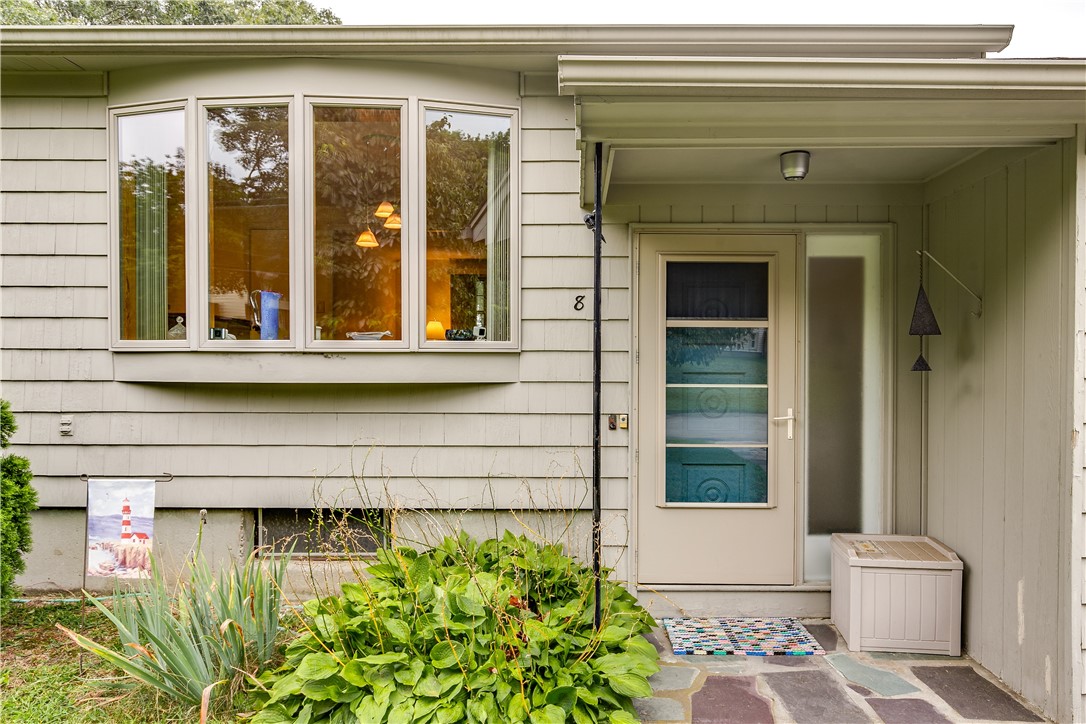 8 Viceroy Road Warwick, RI 02886 - Photo 5 of 32