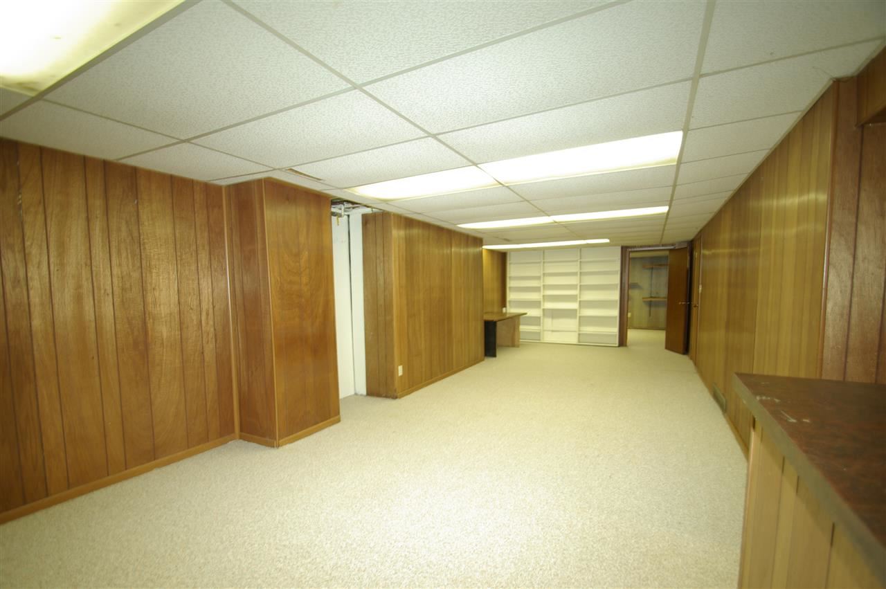 5460 Brookview Road Rockford, IL 61107 - Photo 17 of 20 a big room with closet