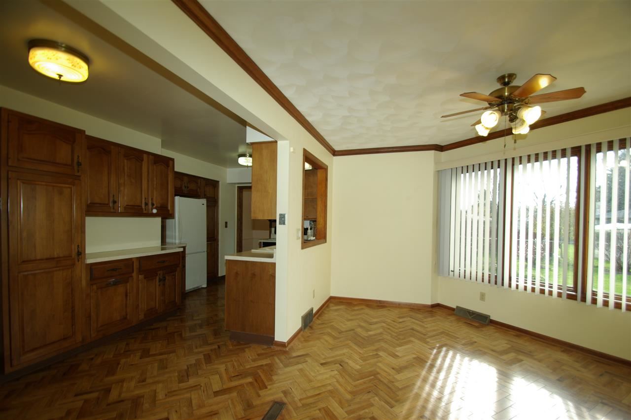 5460 Brookview Road Rockford, IL 61107 - Photo 6 of 20 a view of an empty room and window