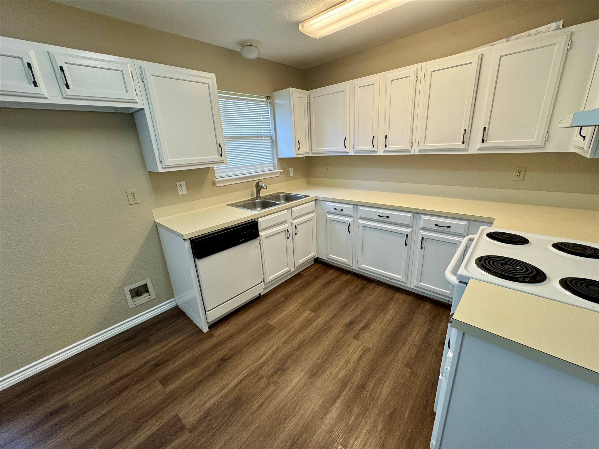 7206 Smokey Hill Road Austin, TX 78736 - Photo 8 of 27