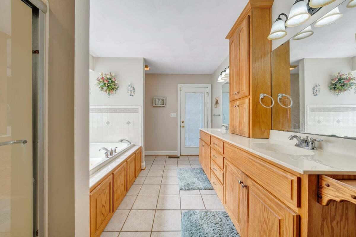 2655 Rutrough Road Southeast Roanoke, VA 24014 - Photo 24 of 71 24