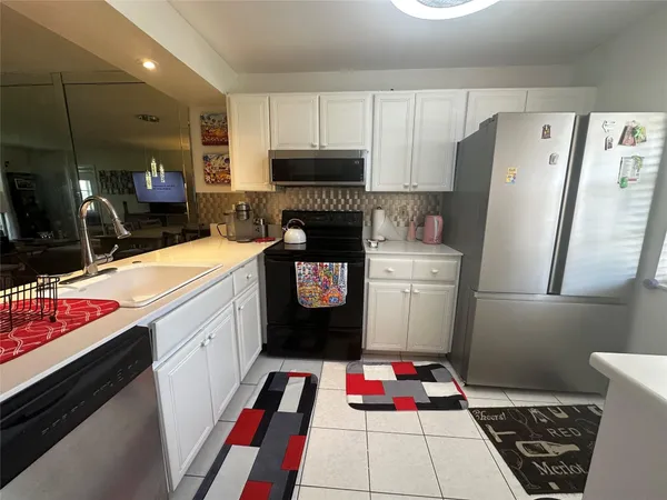 $3,000 | 4502 Martinique Way, Unit G2, Coconut Creek, FL 33066
