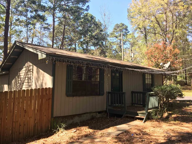 $1,200 | 2262 Foster Drive, Tallahassee, FL 32303