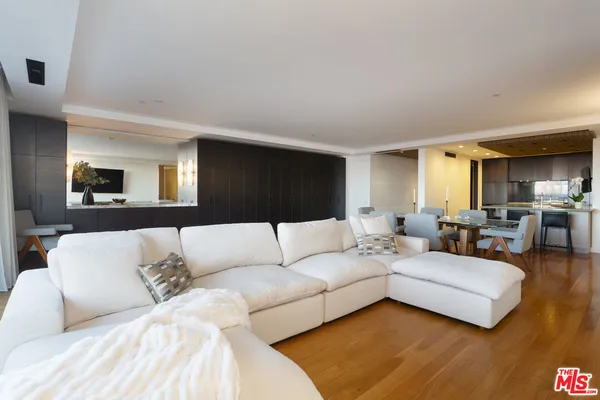 $1,799,000 | 10660 Wilshire Boulevard, Unit 1207, Los Angeles, CA 90024