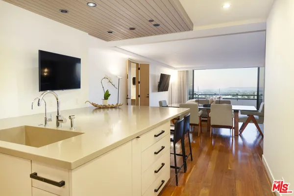 $1,799,000 | 10660 Wilshire Boulevard, Unit 1207, Los Angeles, CA 90024