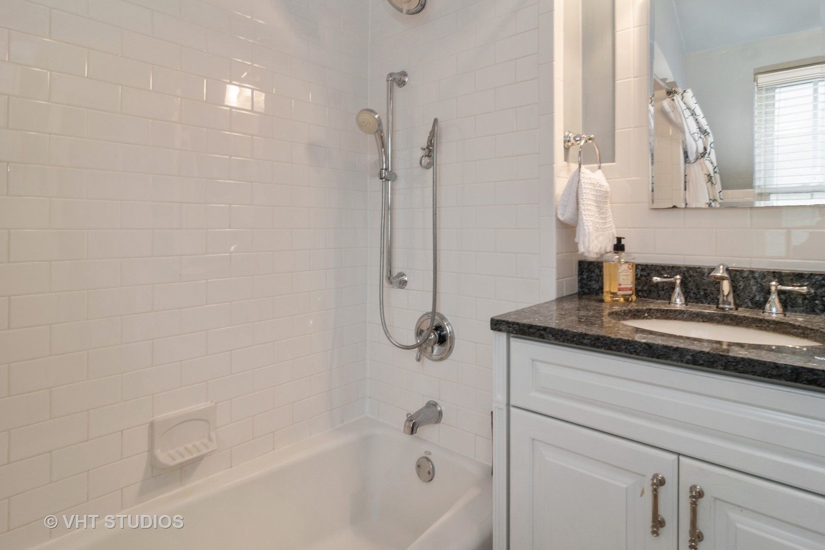 591 East Parkway Road Riverside, IL 60546 - Photo 17 of 22