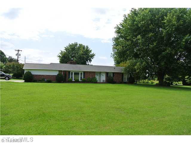 4582 Seward Road Pfafftown, NC 27040 - Photo 1 of 12 Exterior Front.