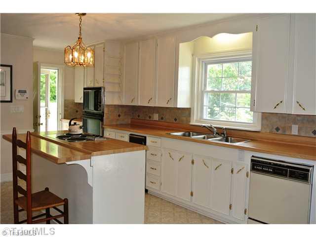 4582 Seward Road Pfafftown, NC 27040 - Photo 4 of 12 Kitchen.