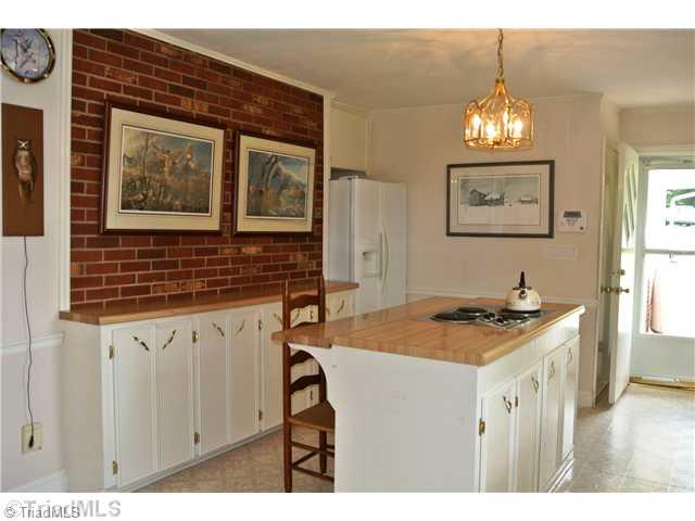 4582 Seward Road Pfafftown, NC 27040 - Photo 5 of 12 Kitchen.