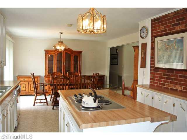 4582 Seward Road Pfafftown, NC 27040 - Photo 6 of 12 Kitchen.